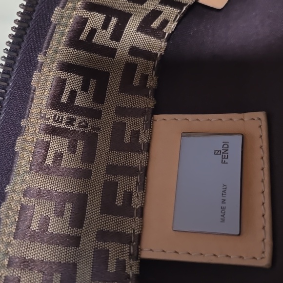 Fendi Zucca mini handbag .does have wear signs and new strap but great condition - Picture 7 of 8